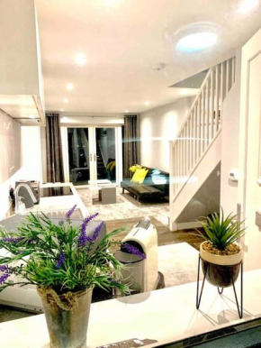 Centrally situated house plus private parking
